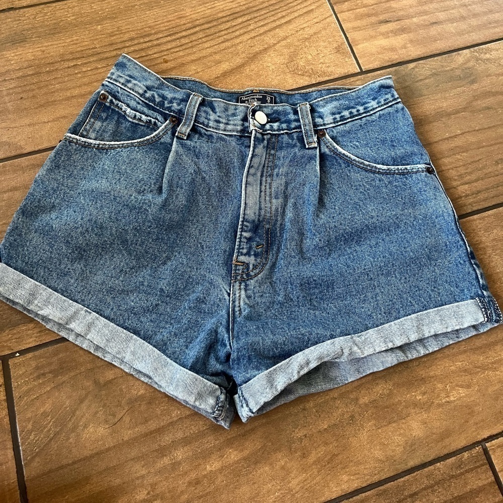 Abercrombie & Fitch Annie High Rise Short